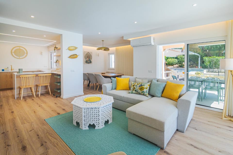Communal lounge/ TV room, Living room