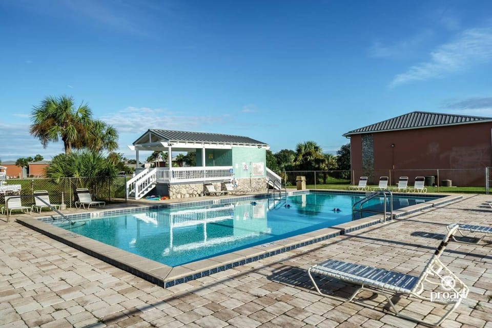 Gone Coastal 0.8 miles to beach Apartment in Destin