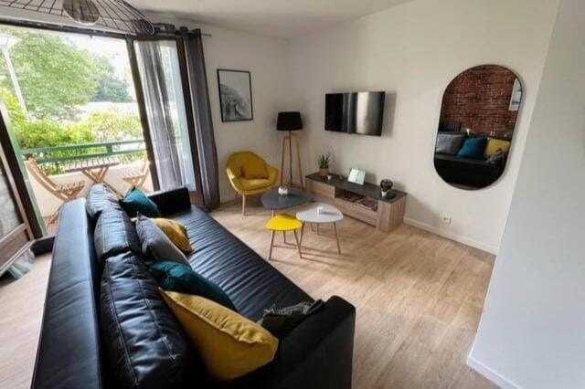 Beau & Grand T2, Balcon, Parking au calme Apartment in Biarritz