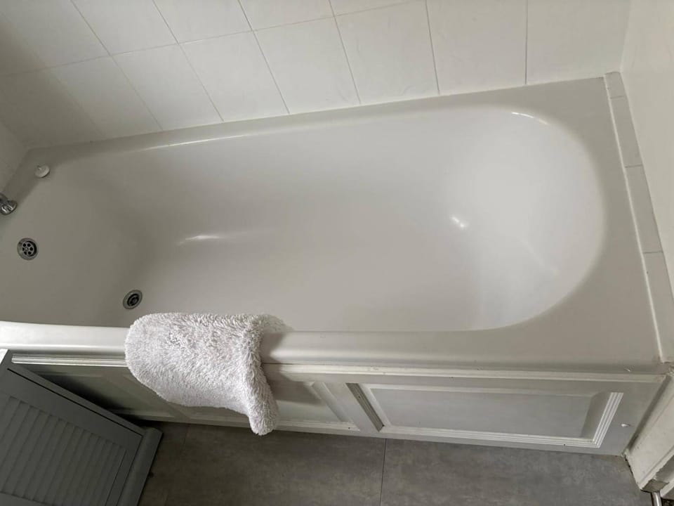 Bathroom, Bath, towels