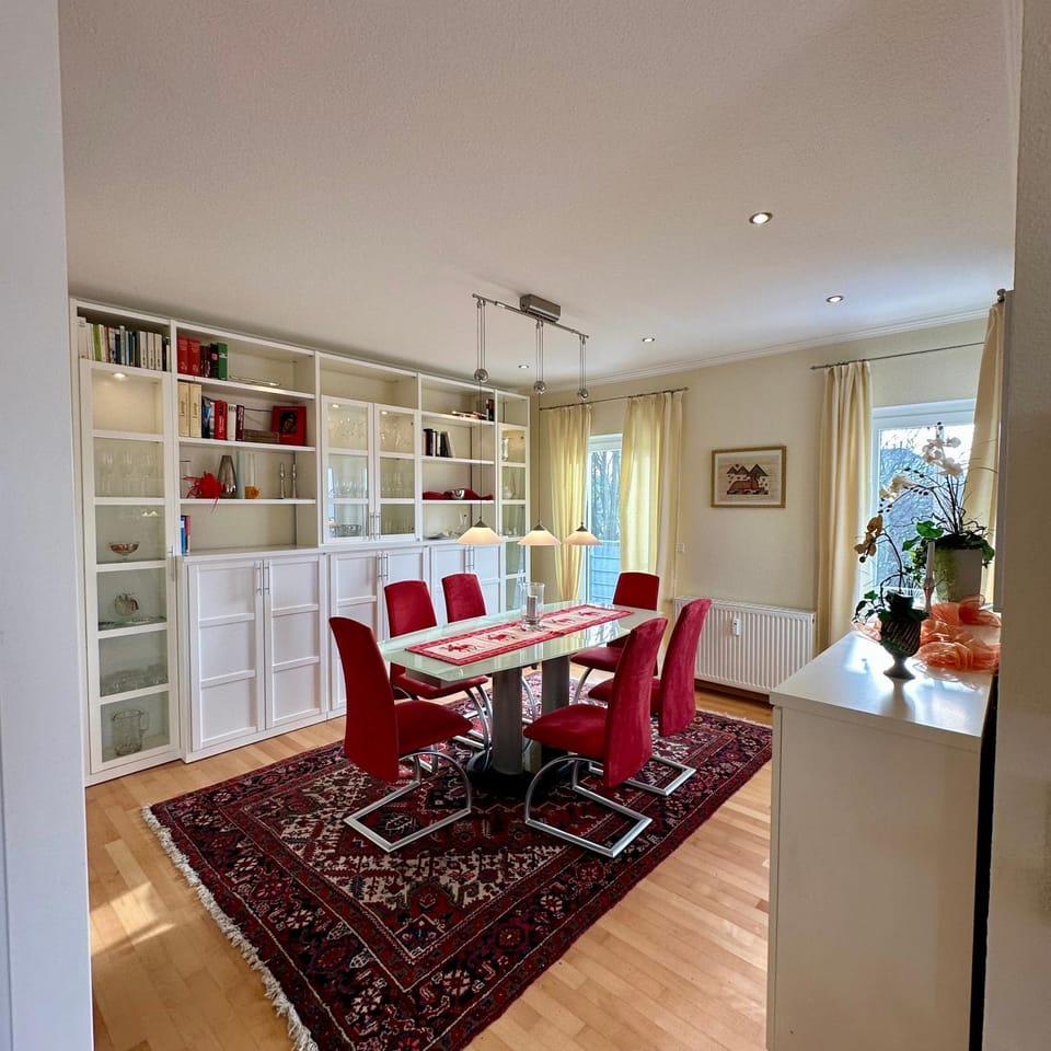 Living room, Dining area