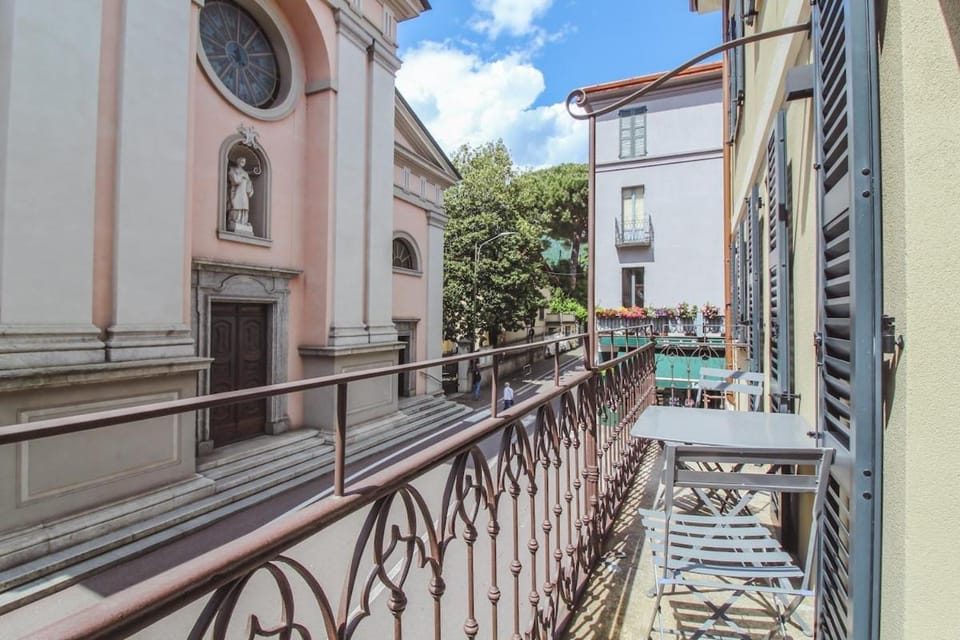 Property building, Day, Neighbourhood, View (from property/room), Balcony/Terrace, Street view