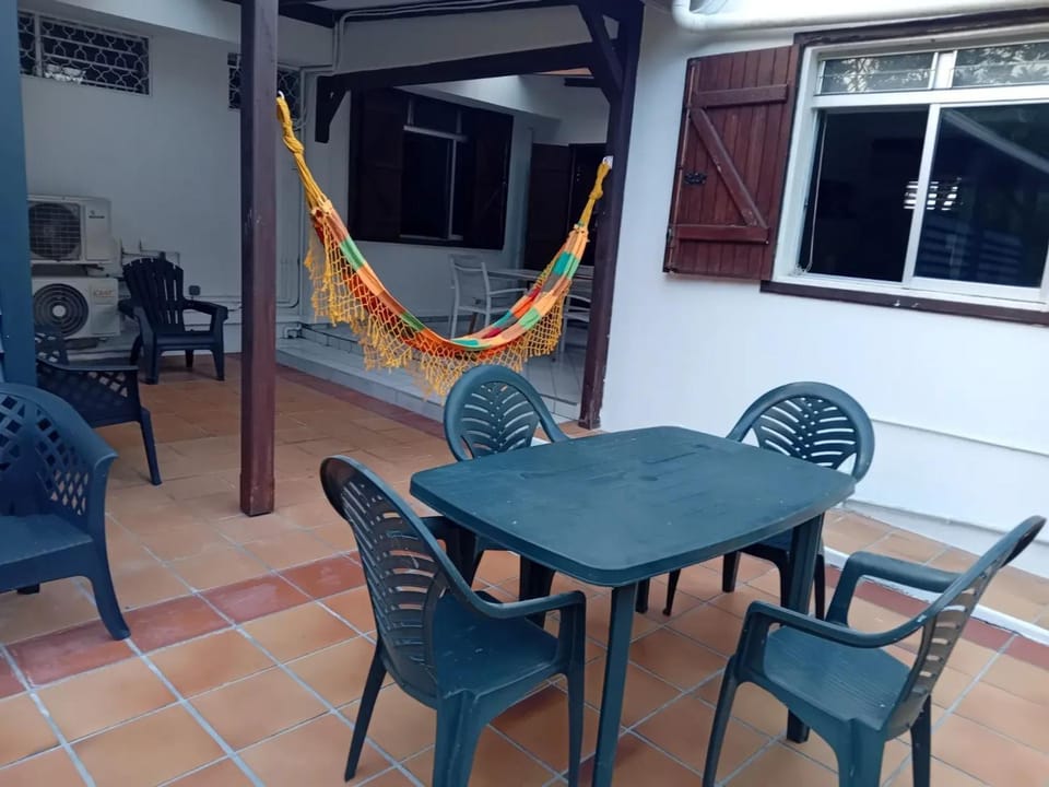 Appartement charmant à Le Gosier de 70 m² avec terrasse et jardin Apartment in Le Gosier