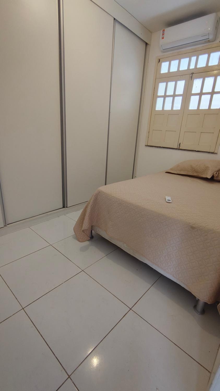 Bedroom, air conditioner