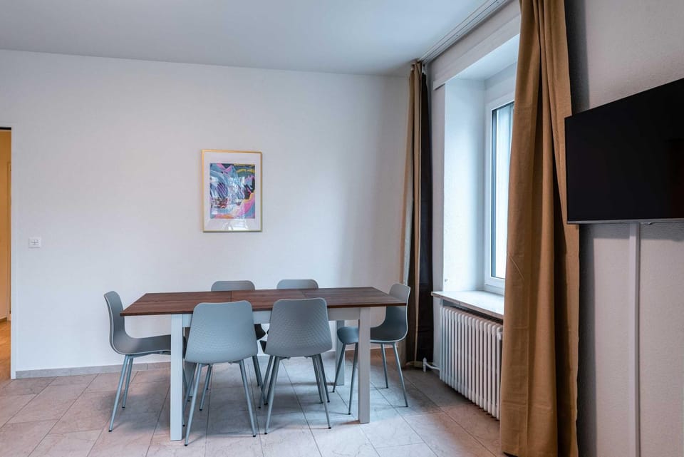 Living room, Dining area