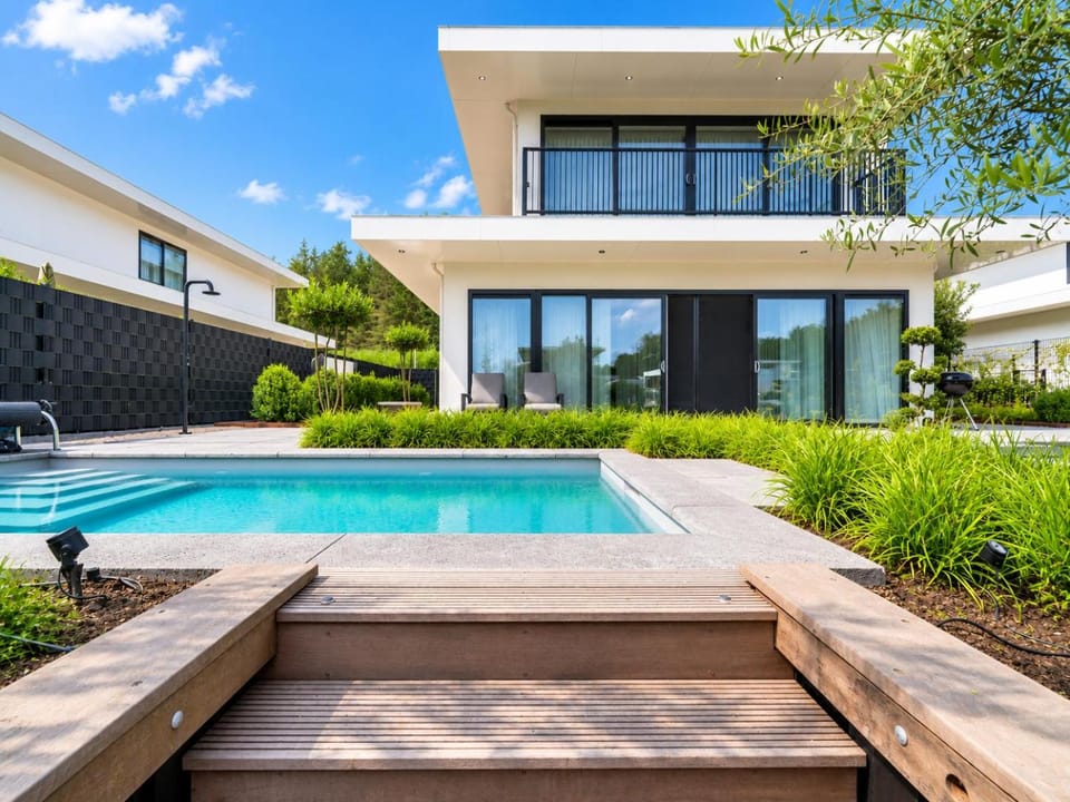 Water Nr. 561 | 8 Pers. Private Pool, Jacuzzi & Sauna House in Biddinghuizen