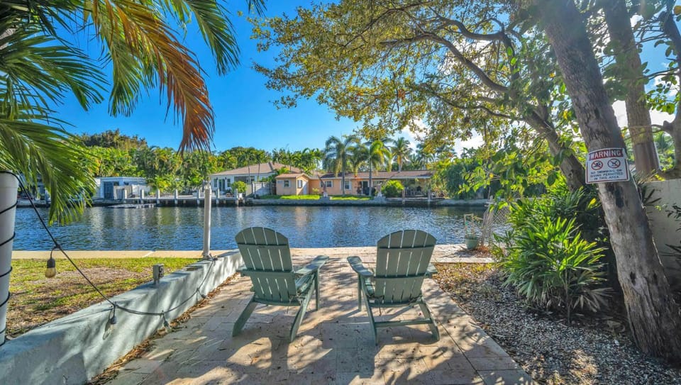 Take It Easy - Studio Pool Waterfront Apartment in Wilton Manors