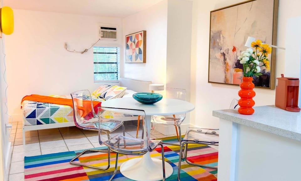 Take It Easy - Studio Pool Waterfront Apartment in Wilton Manors