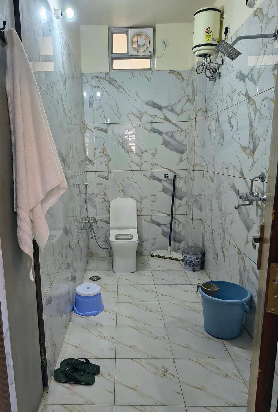 Shower, Bathroom, towels