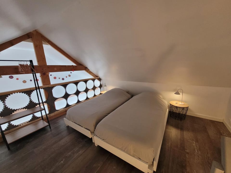 Le Parc 24 Private Racing Estate House in Pays de la Loire
