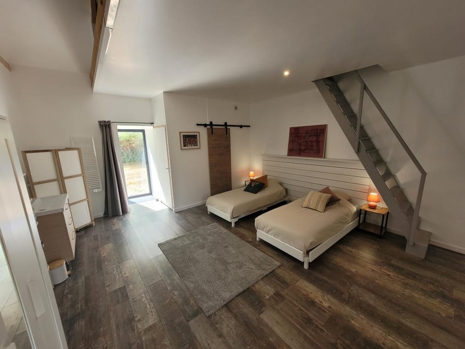 Le Parc 24 Private Racing Estate House in Pays de la Loire