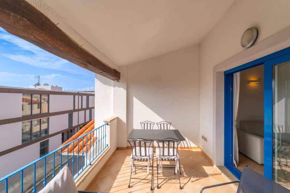 Day, View (from property/room), Balcony/Terrace, Dining area