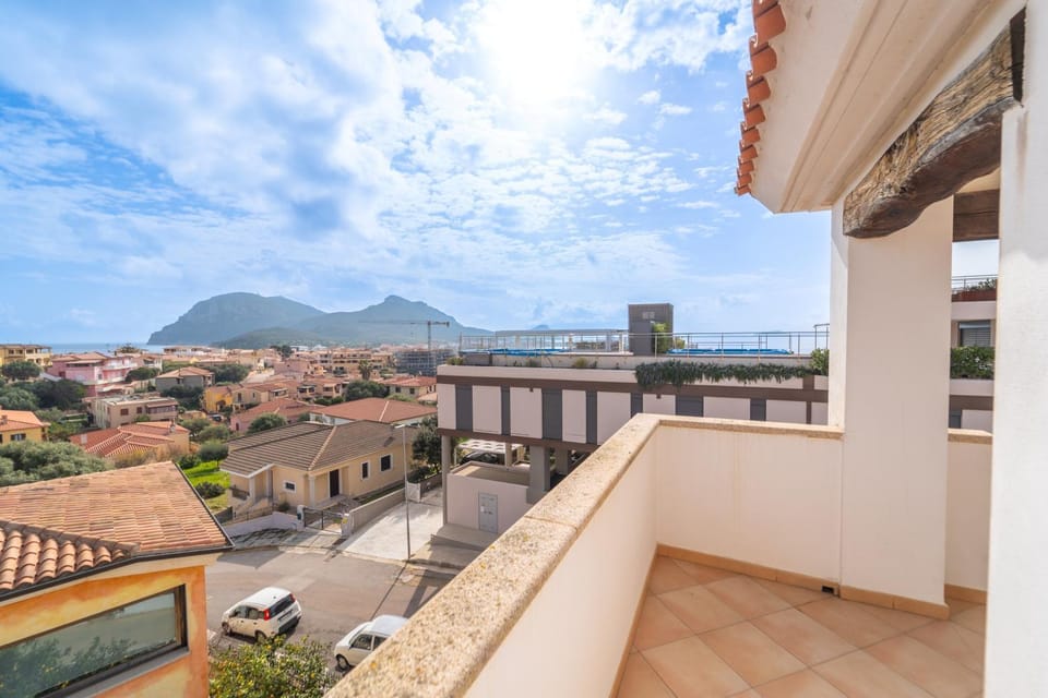 Day, Natural landscape, View (from property/room), Balcony/Terrace, City view, Mountain view, Sea view
