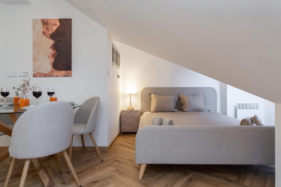 Bed, Living room, Seating area, Dining area, Bedroom
