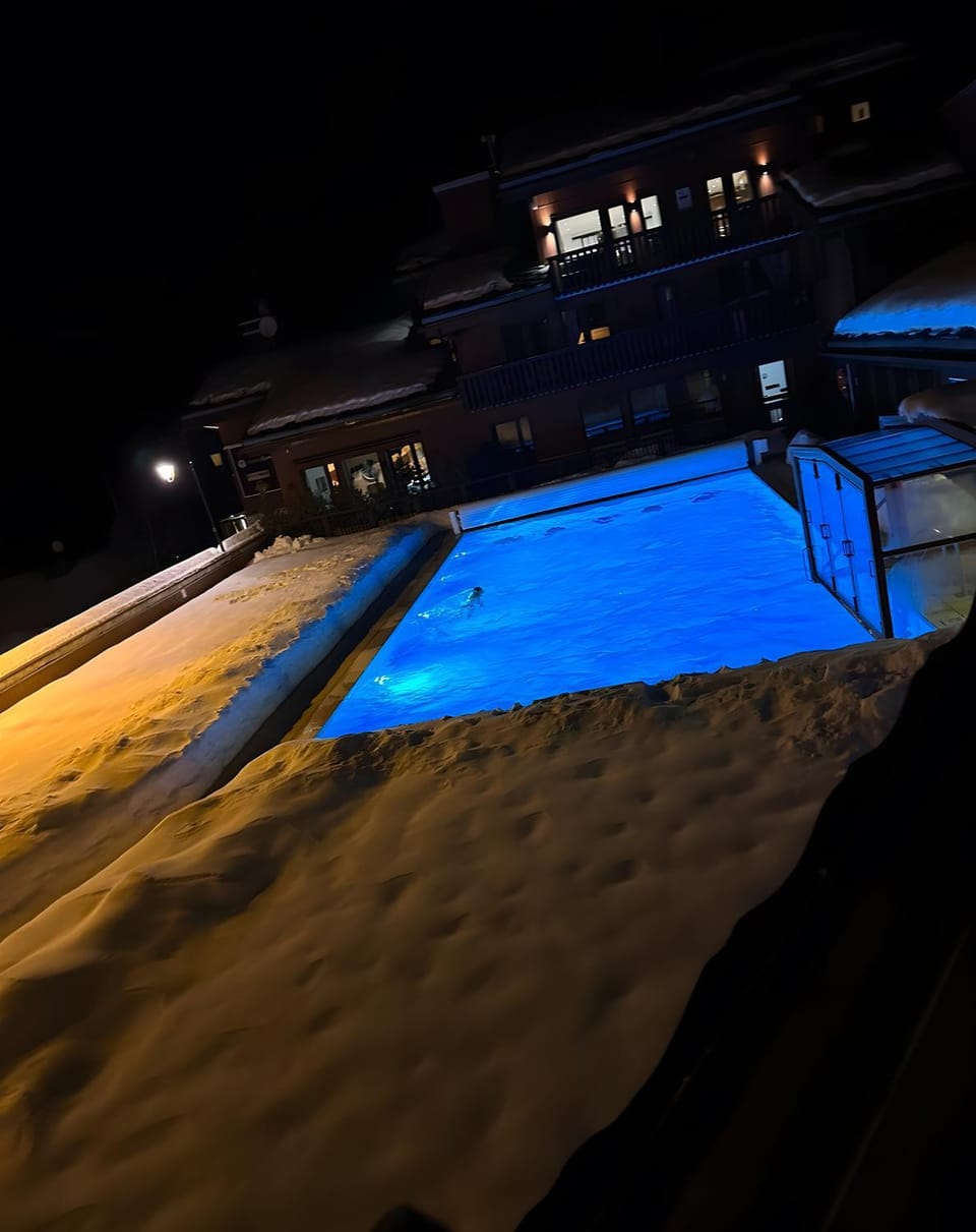 Property building, Swimming pool