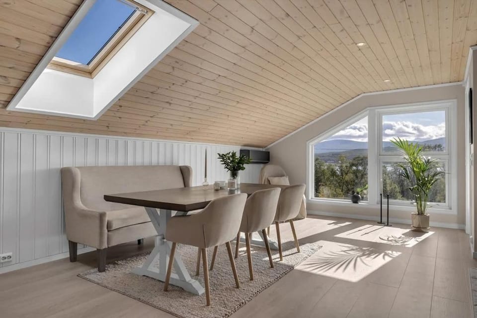 Apartment with sea views,veranda, and free parking Apartment in Tromso