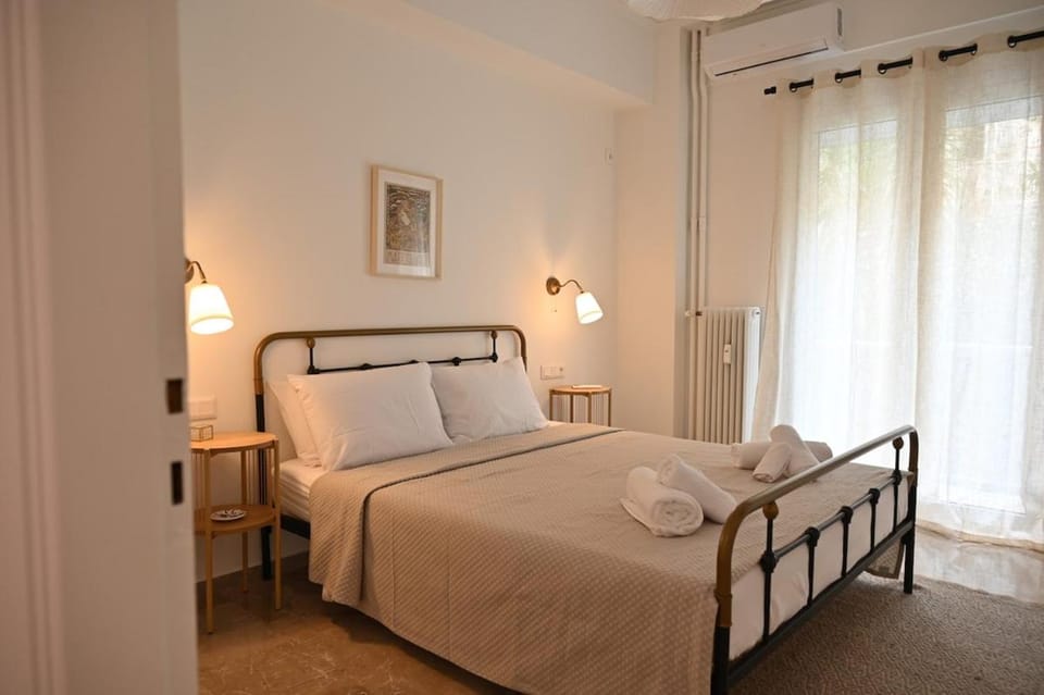 Zoodochou Pigis An Elegant City Retreat Apartment in Athens