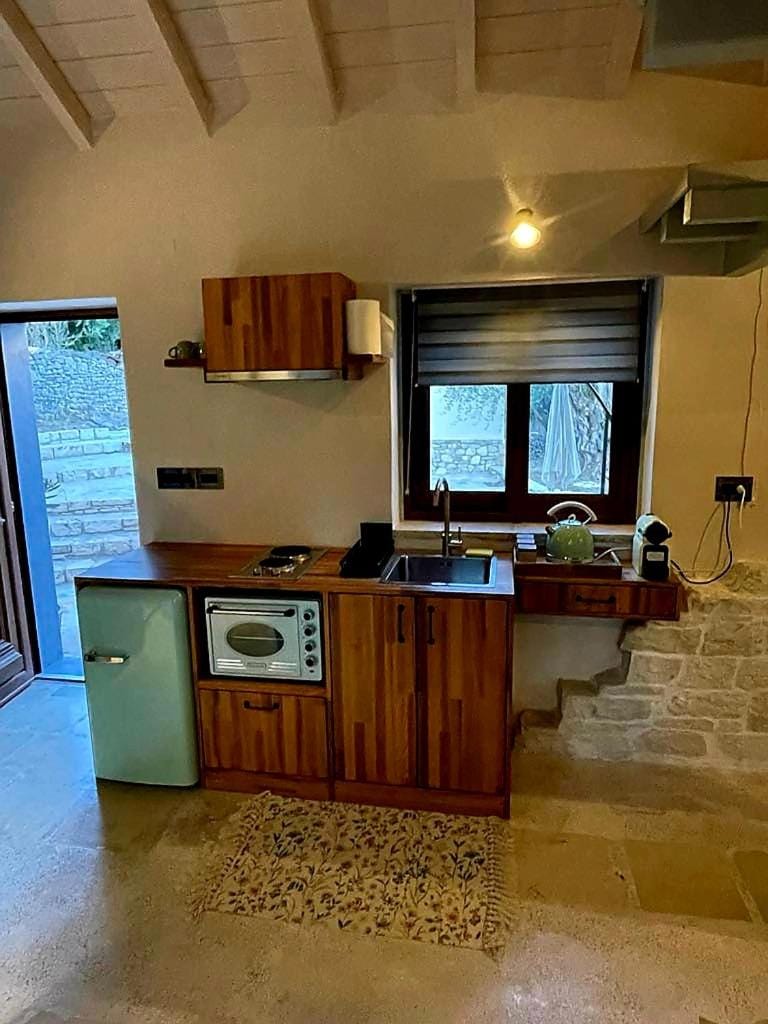 Kitchen or kitchenette, kitchen, kitchen