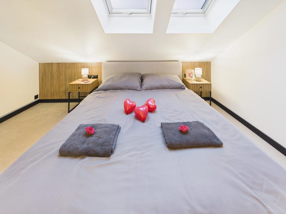 Bed, Bedroom