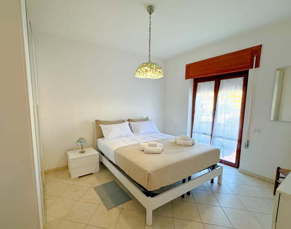 Photo of the whole room, Bedroom, towels, air conditioner, air conditioner