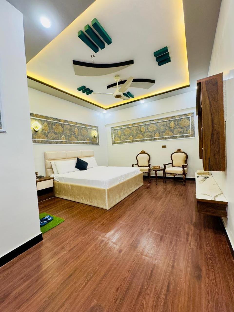 Hotel Crescent Bed and Breakfast in Karachi