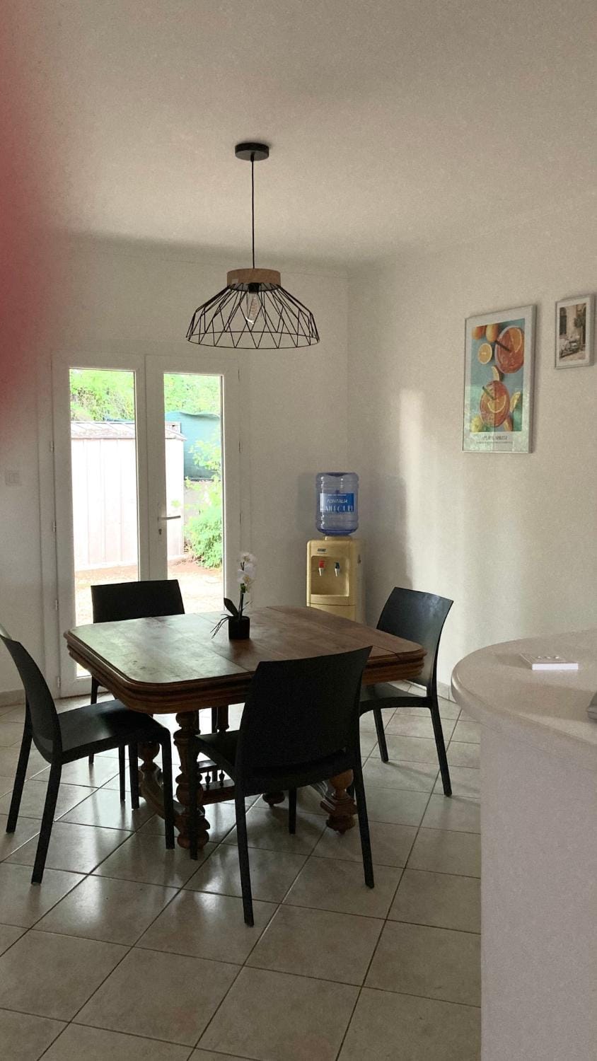 Dining area, kitchen