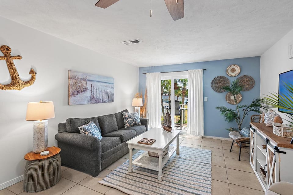 Tradewinds Condominium #28- At the Beach! House in Miramar Beach