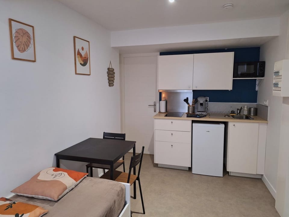 Coffee/tea facilities, Living room, Dining area, internet, microwave, stove, toaster, kitchen