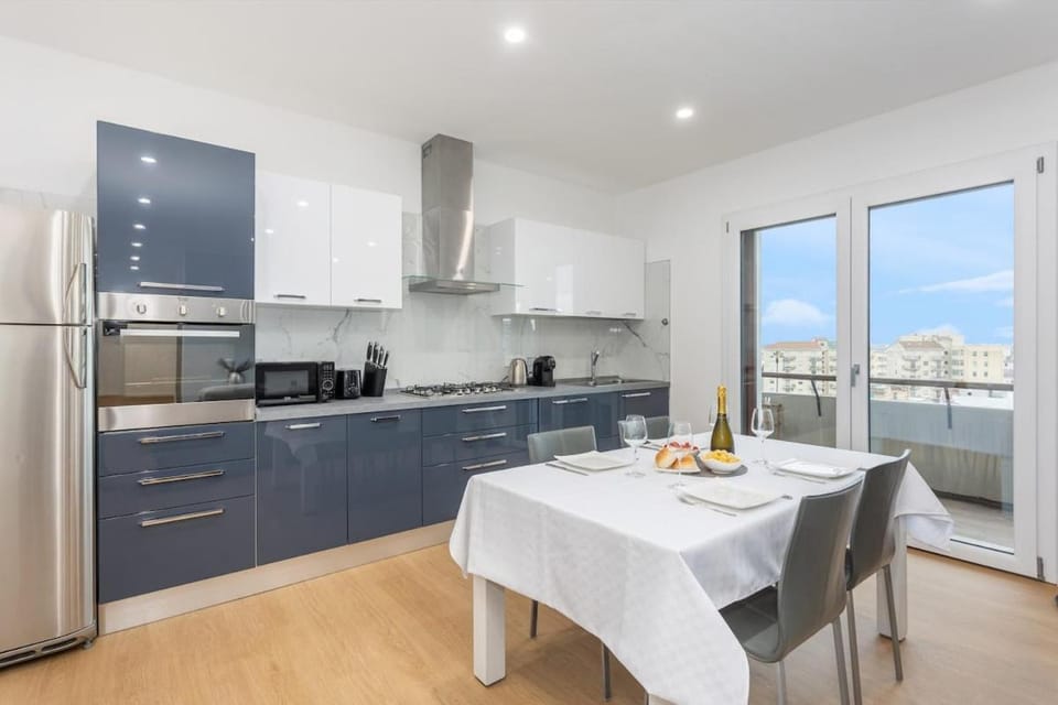 Communal kitchen, kitchen