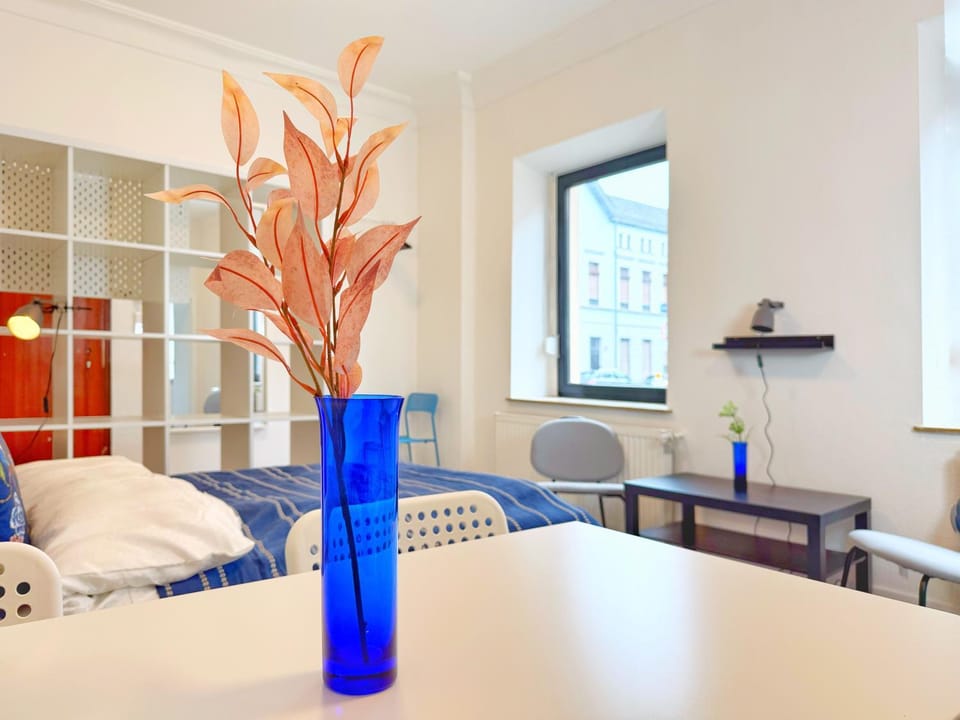 Bed, View (from property/room), Photo of the whole room, Decorative detail, Bedroom, City view, Street view