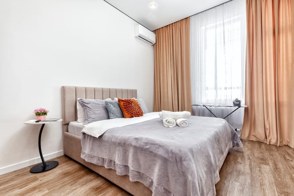 Bed, Photo of the whole room, Bedroom, towels, air conditioner