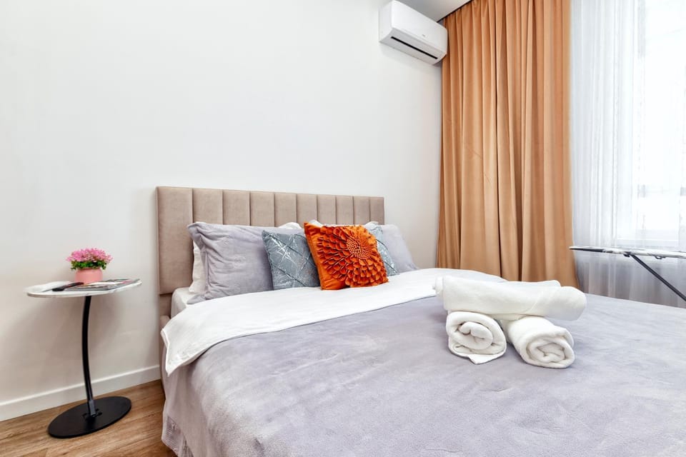 Bed, Photo of the whole room, air conditioner