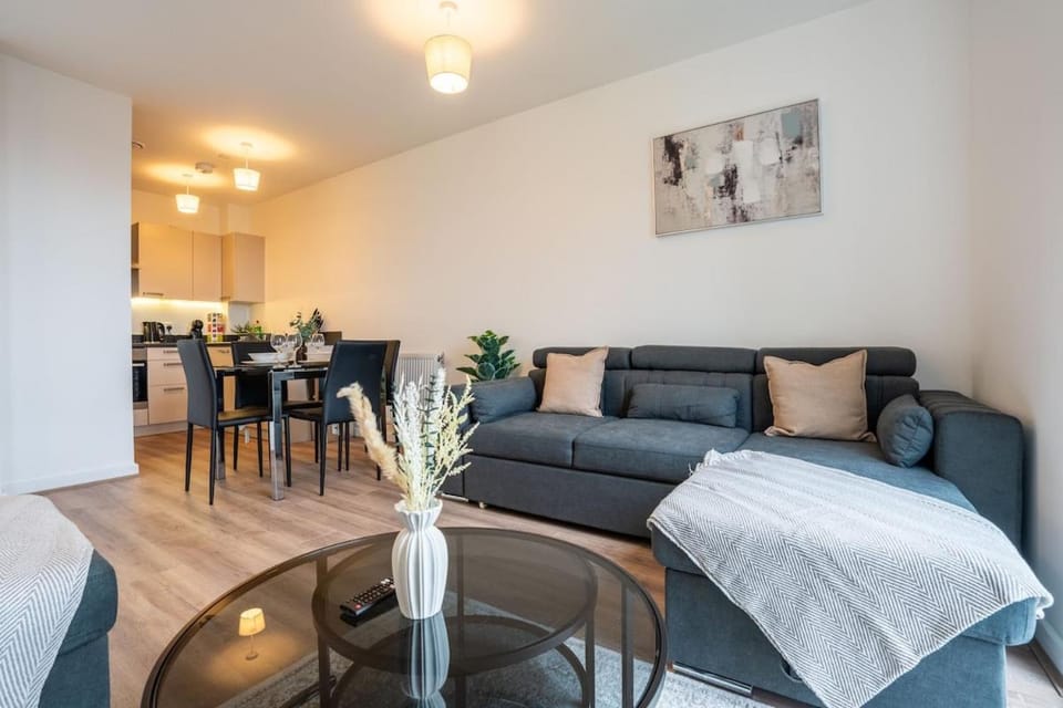 Modern 1BR Wembley Stadium Flat - Sleeps 6 Apartment in Wembley