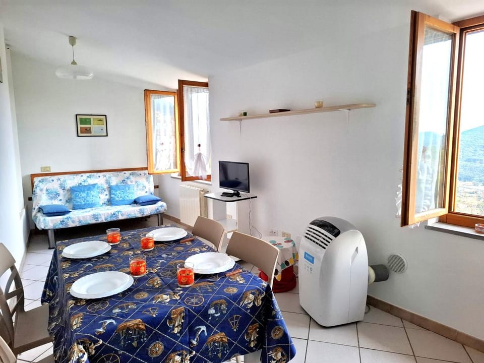 TV and multimedia, Living room, Dining area