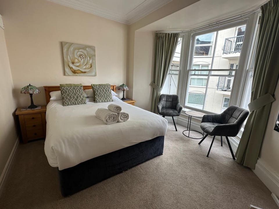 Myrtle House Hotel Bed and Breakfast in Wales