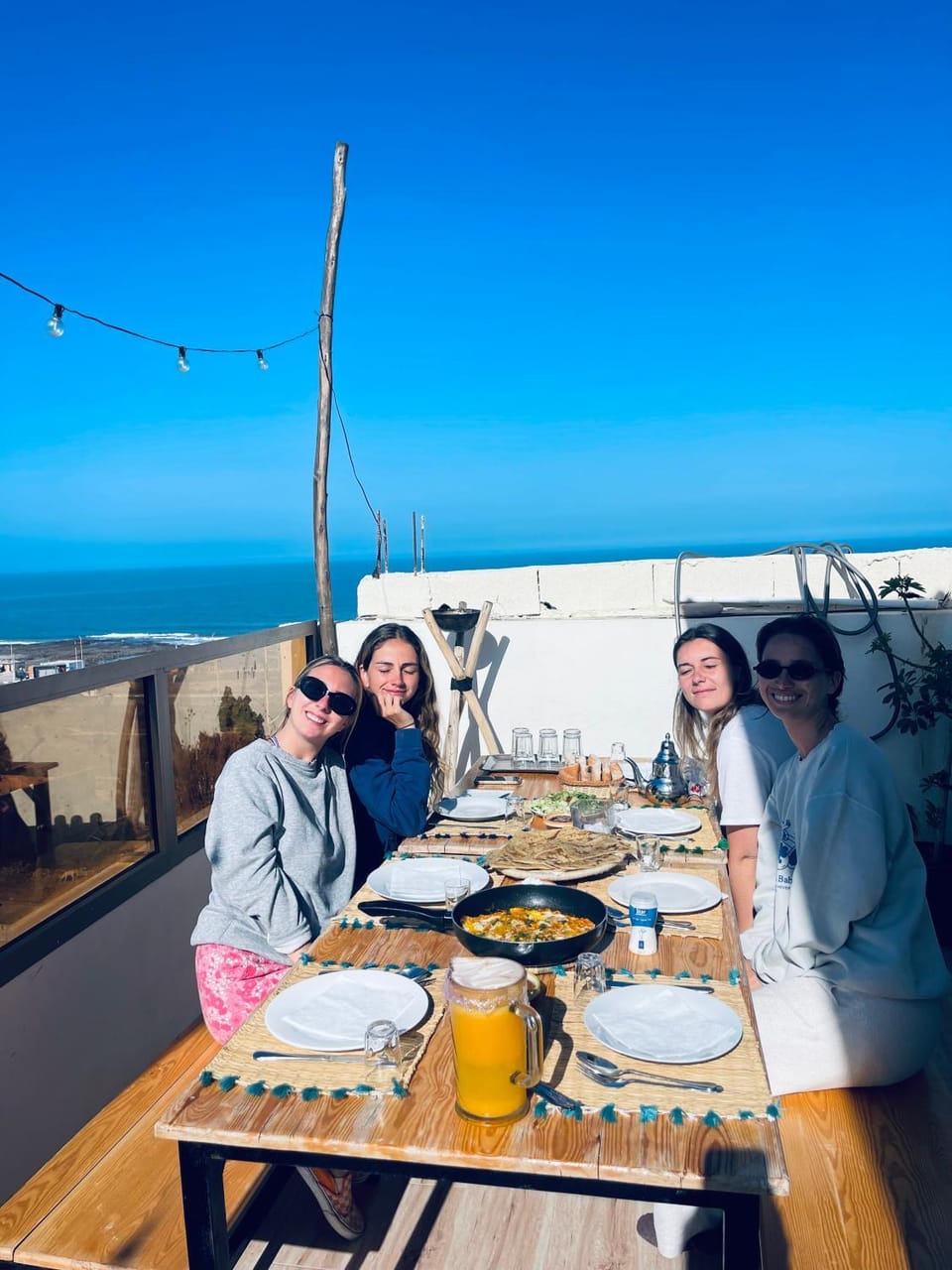 Restaurant/places to eat, Balcony/Terrace, Dining area, Sea view, group of guests