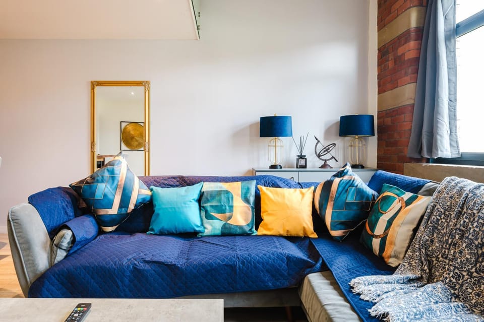 Premium Serviced Accommodation Bradford - Perfect for Contractors & Families I Free Parking I Fast WiFi Apartment in Bradford