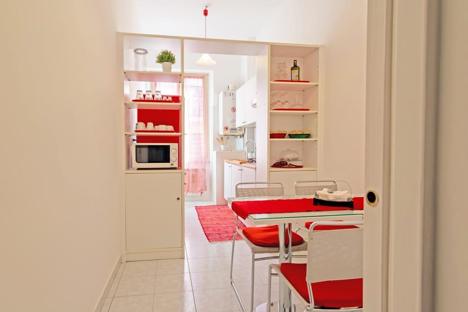 St Peter's Boutique Retreat - Vatican Walls Apartment in Rome