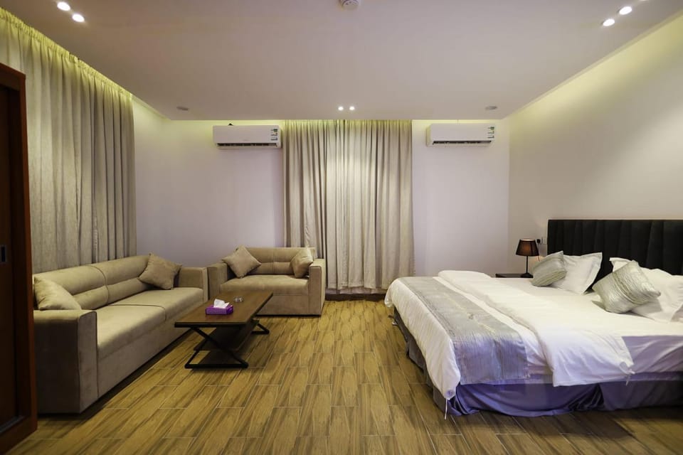 Bed, Seating area, Bedroom