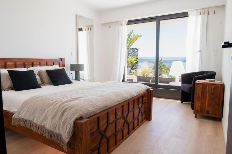 Sea view villa Lou Miradou, piscine,parking, city center & beaches Villa in La Ciotat