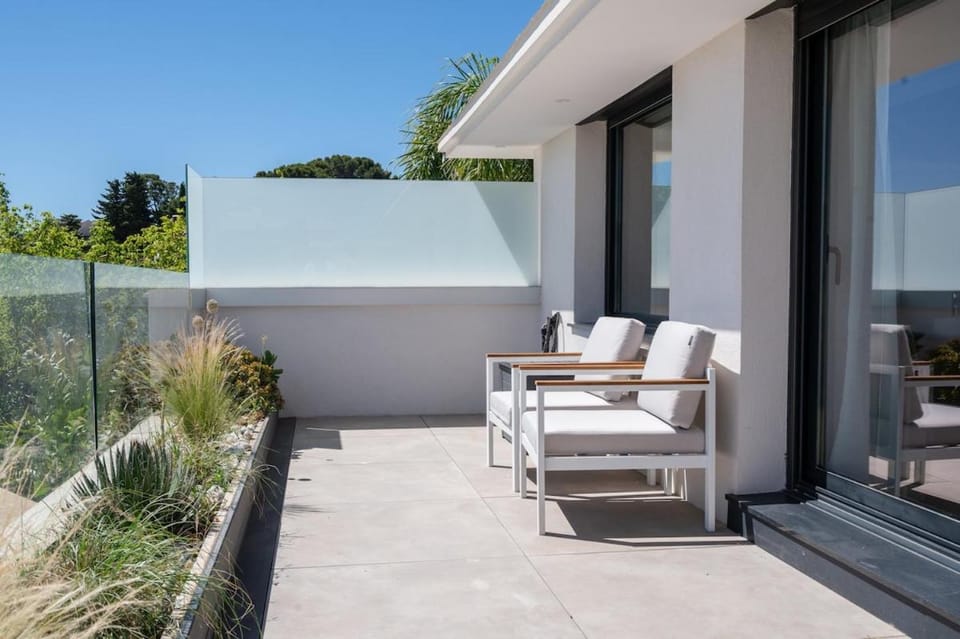 Sea view villa Lou Miradou, piscine,parking, city center & beaches Villa in La Ciotat