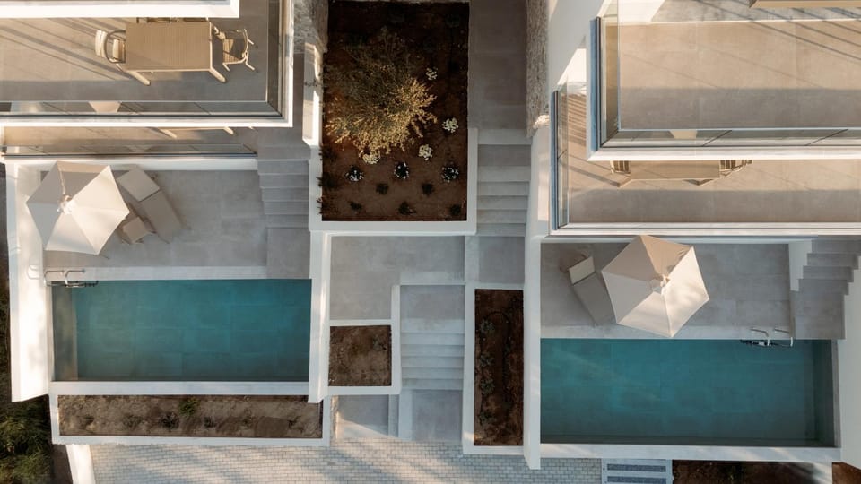 Property building, Swimming pool