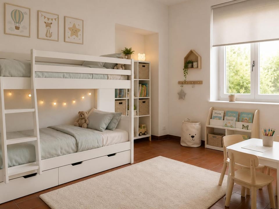 Bedroom, bunk bed