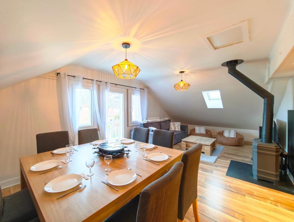 Living room, Dining area