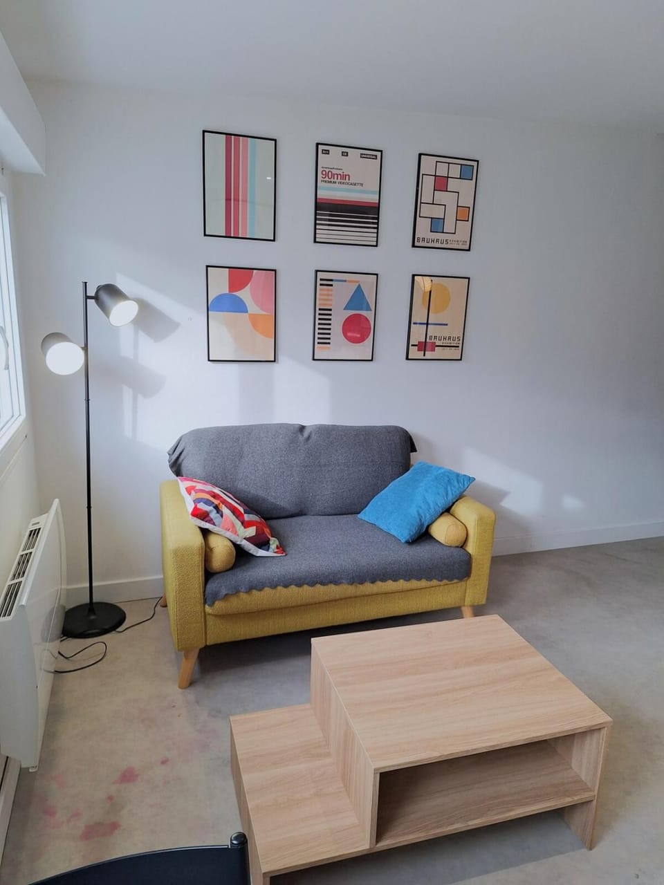 Living room, Seating area, internet