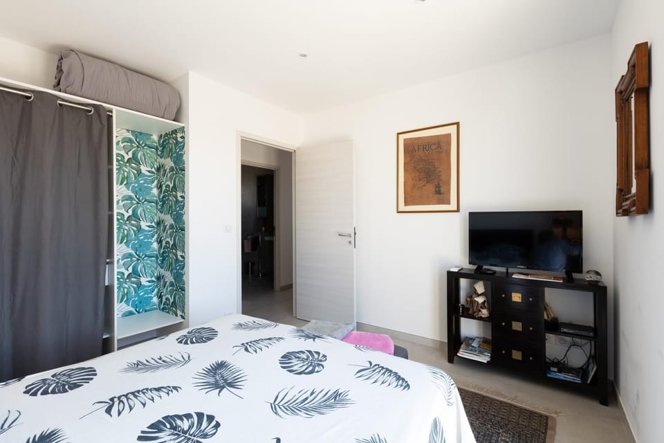 Living room, Bedroom