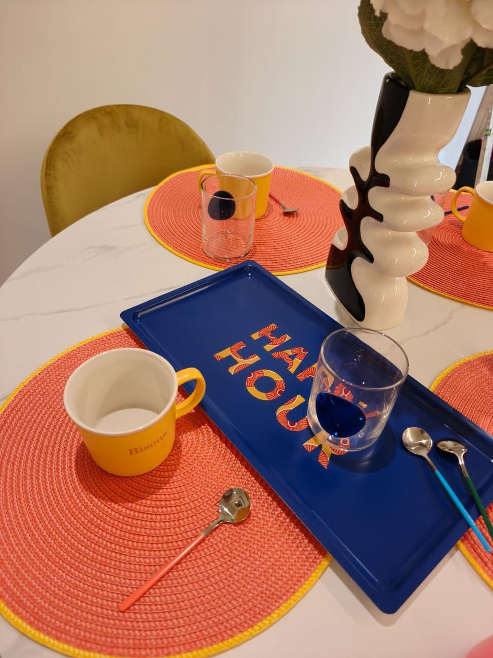 Coffee/tea facilities, Food and drinks, Food, Drinks
