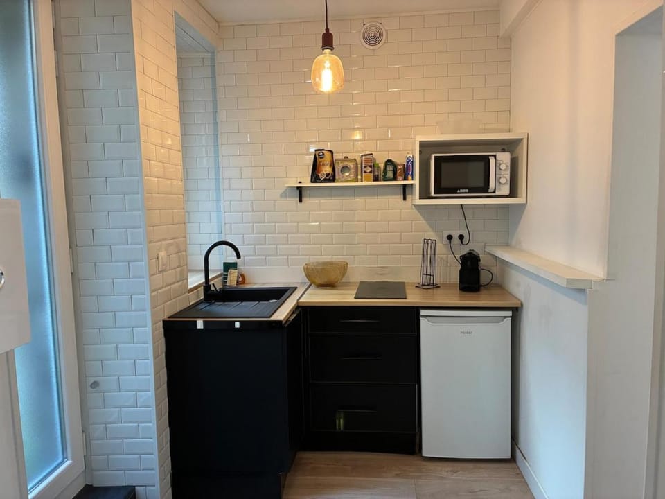 Logement paisible dans une jolie cour intérieure Apartment in Caen