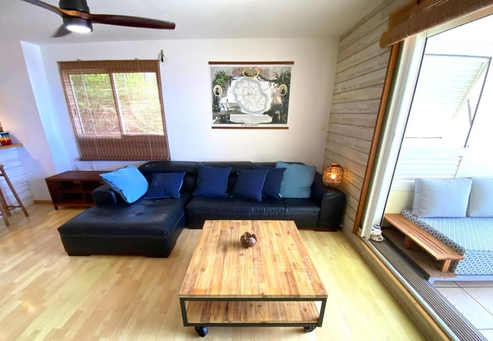 Property building, Communal lounge/ TV room, Living room, Seating area
