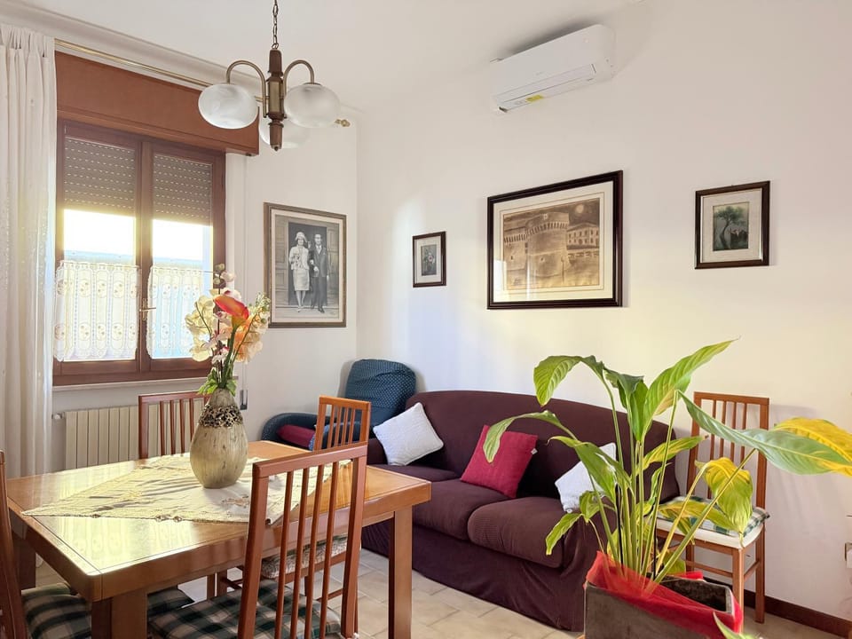 SE211 - Senigallia, trilocale fronte mare con corte esterna Apartment in Senigallia